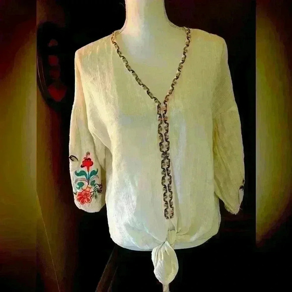 Max Studio blouse size Large. V neck white embroidered sleeves and neckline - Picture 3 of 15